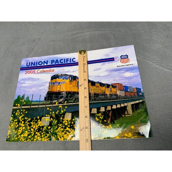 Union Pacific 2005 Calendar with Train Photography - Picture 7 of 9